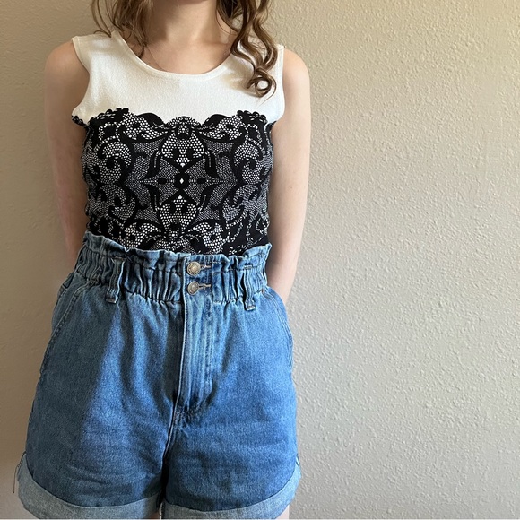 Venus Printed Lace Top - Picture 4 of 6